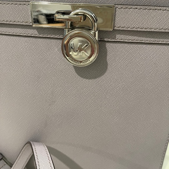 Michael Kors handbag /crossbody - Picture 2 of 2